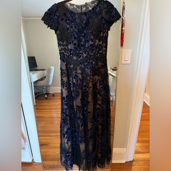 Black evening gown with navy appliqué flowers - Picture 1 of 2